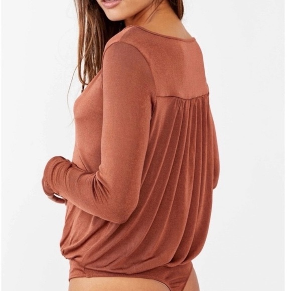 Free People Kaya Keyhole Bodysuit Size S - Picture 3 of 8